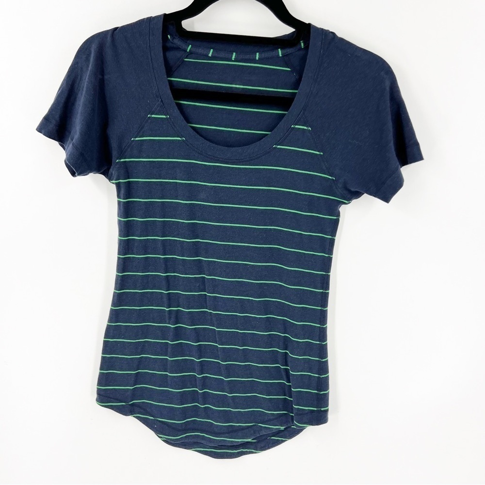 ✅ Lululemon Dhyana Short Sleeve Top NAVY AND GREEN SIZE‎ 2